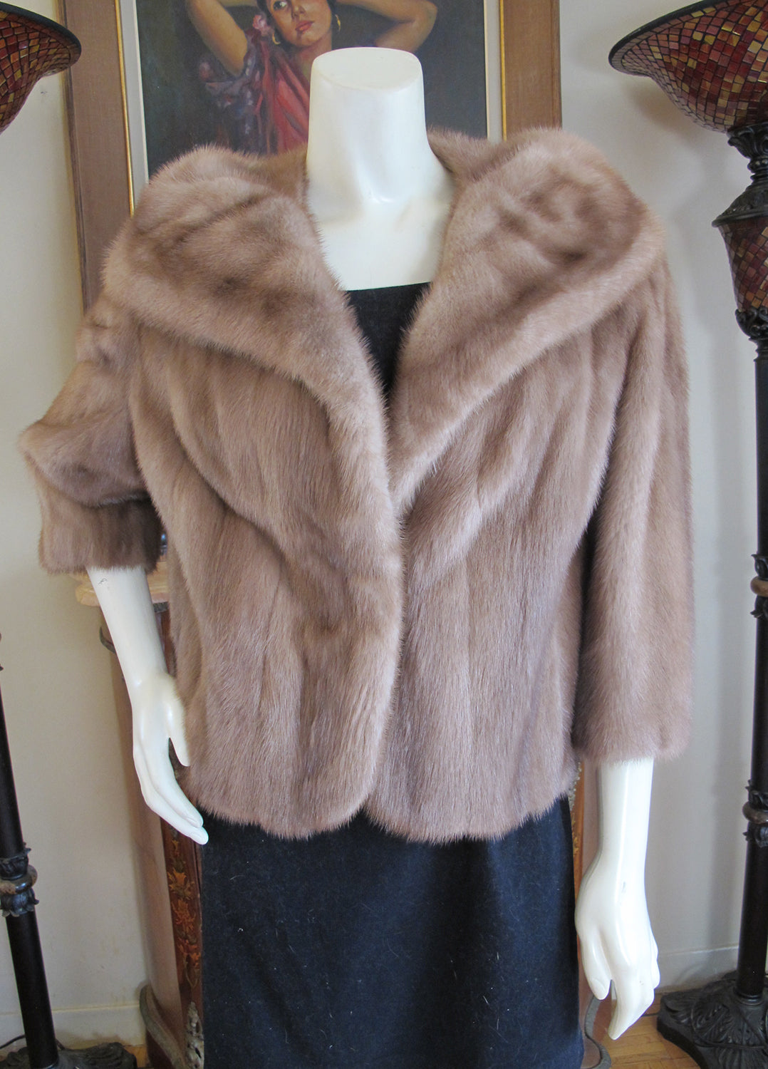 Timeless Mink Fur Coats - Luxurious Warmth and Elegance