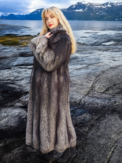 Silver Fox Fur Coat Brand New Stunning 52" Long M