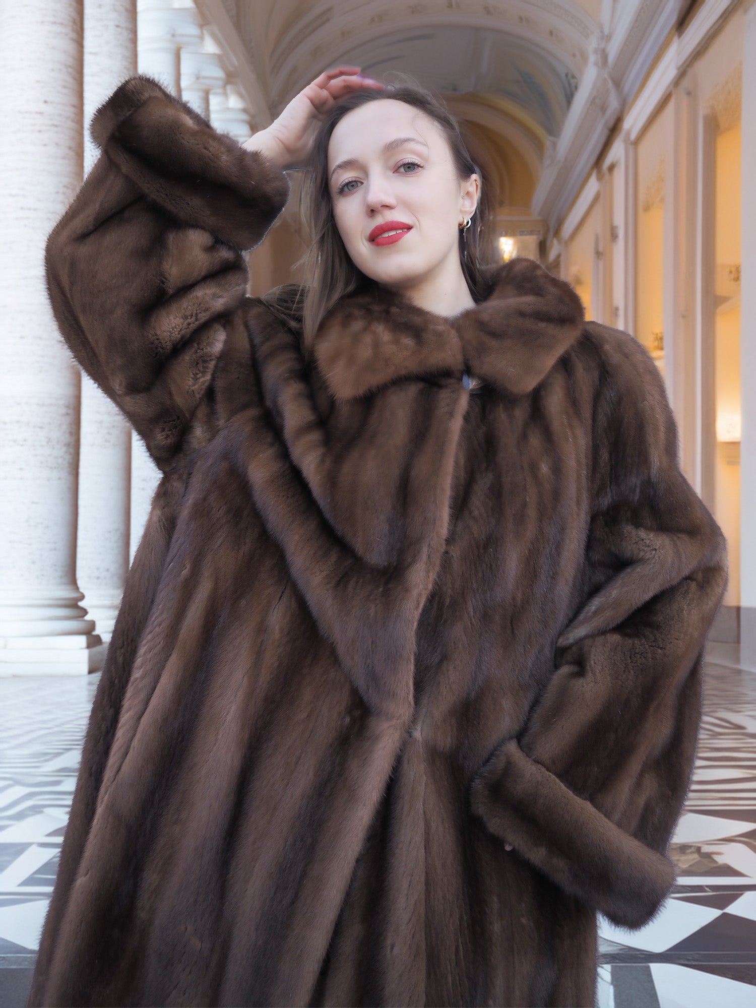 Brand New Luxurious Demi Buff Swing Canadian Mink Fur Coat Stroller L/XL