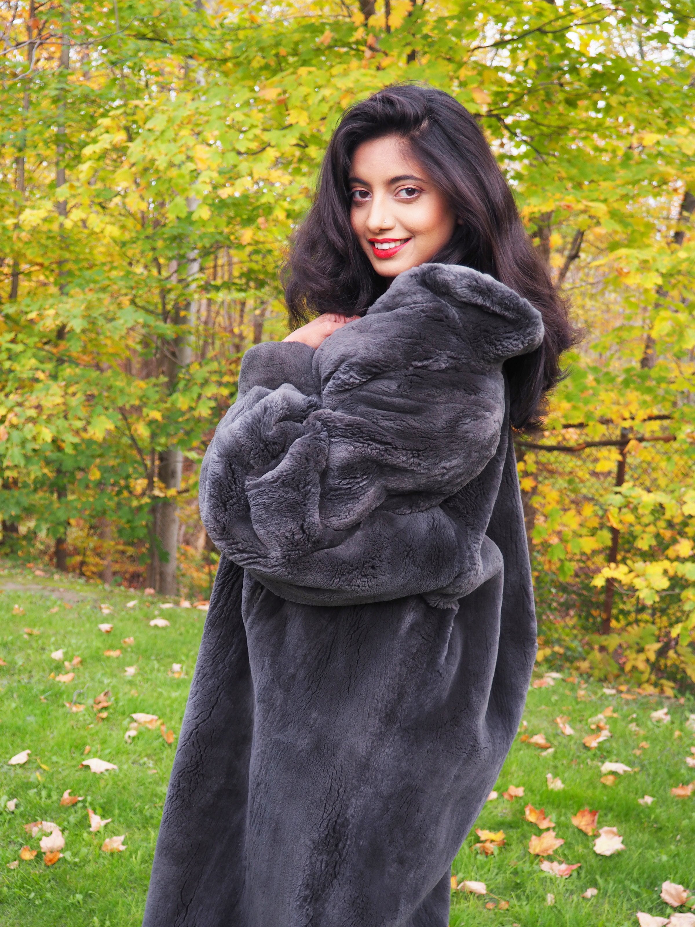 Brand New Luxurious Pastel Swing Canadian Mink Fur Coat Stroller M