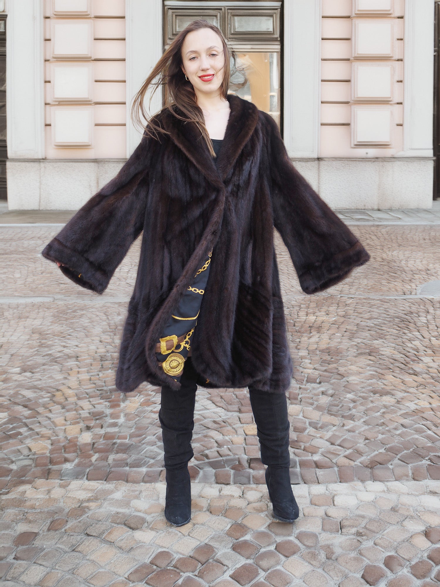 Mahogany Mink Swing Coat with Baroque Lining in XL/XXL, featuring wide bell sleeves and luxurious fur texture, ideal for elegant winter fashion.