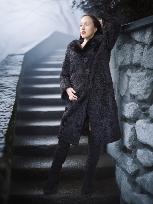 "The Black Mirage" – Lamb Swakara Coat with Mink Fur Collar S/M