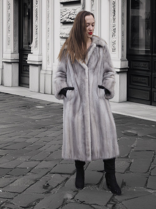 Sapphire Grey Mink Fur Coat S/M Excellent styled for winter fashion. Full-length luxury outerwear with elegant vertical fur pattern and classic collar.