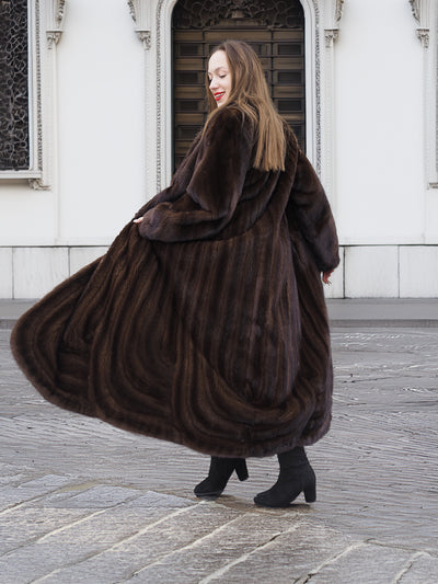 Designer Luxurious Mahogany NAFA Mink Fur Coat By Alfred Sung 52" Long M