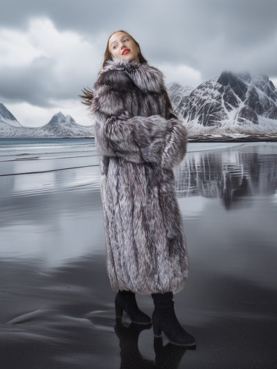 The Silver Reign - Full Length Silver Fox M