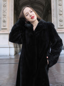 Close-up of Sheard Deep Emerald Green Mink Fur Coat M Excellent, showing plush collar and soft mink texture for premium winter fashion.