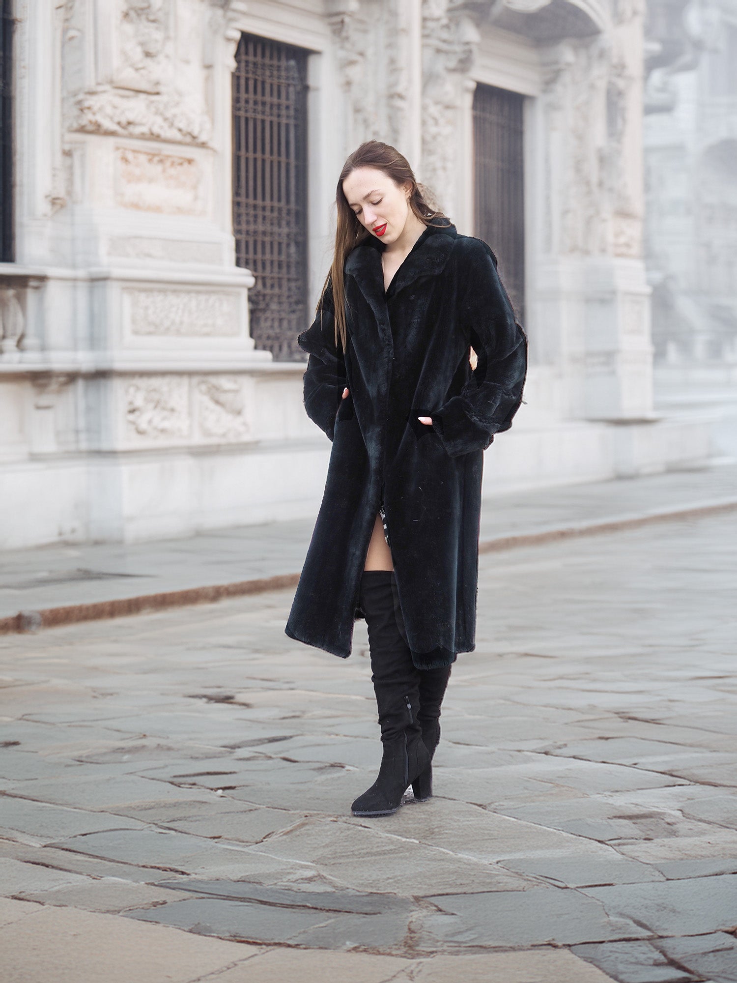 Sheard Deep Emerald Green Mink Fur Coat M Excellent worn with hands in pockets, perfect for elegant and warm winter outerwear styling.