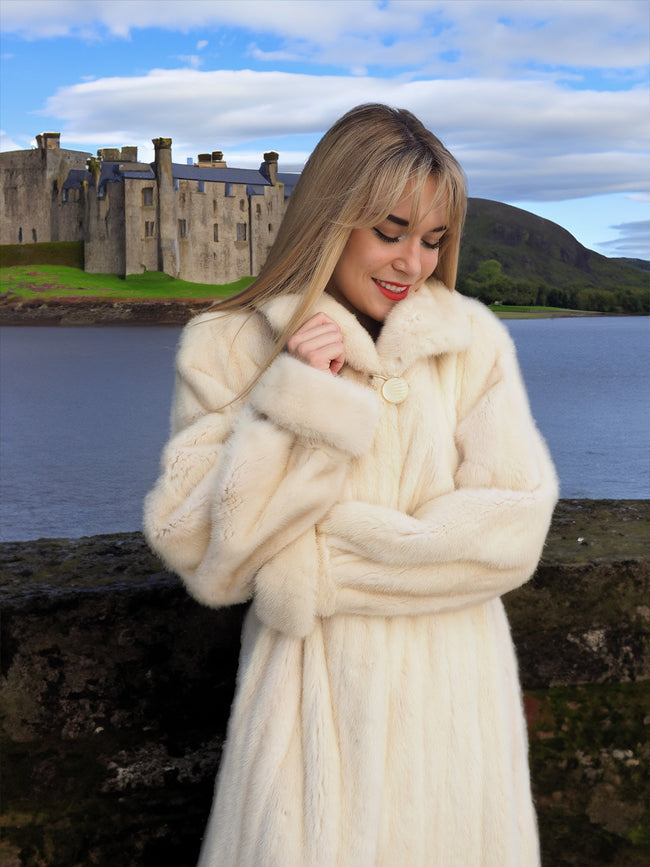 Luxurious Cream Female Mink Fur Coat 52"  Long M/L