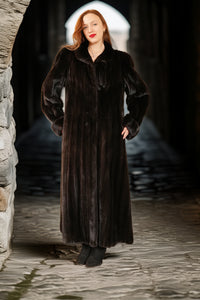 "La Diva Noir" – Designer Black Onyx Mink Coat with Rich Satin Lining