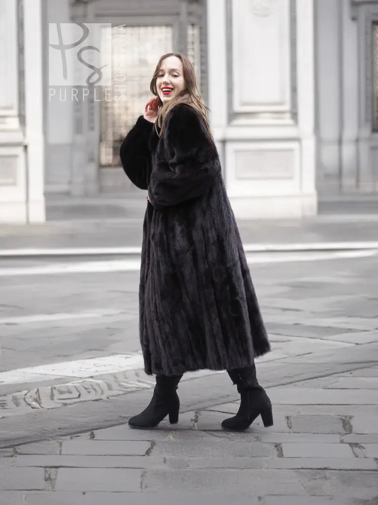 Black Mink Fur Coat - Elegant and Luxurious – Purple Shoshana Furs