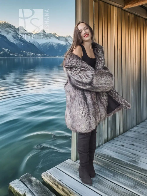Silver fox fur coat with open front and oversized collar, long sleeves.