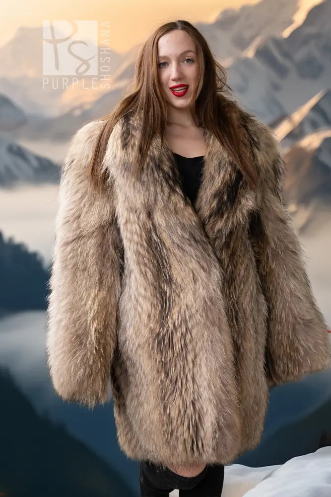 Fluffy fur coat in golden honey and chestnut tones, open front, textured collar