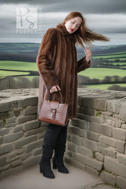 Brauner Nerzmantel im Stroller-Stil mit breitem Kragen und offenem Vorderteil