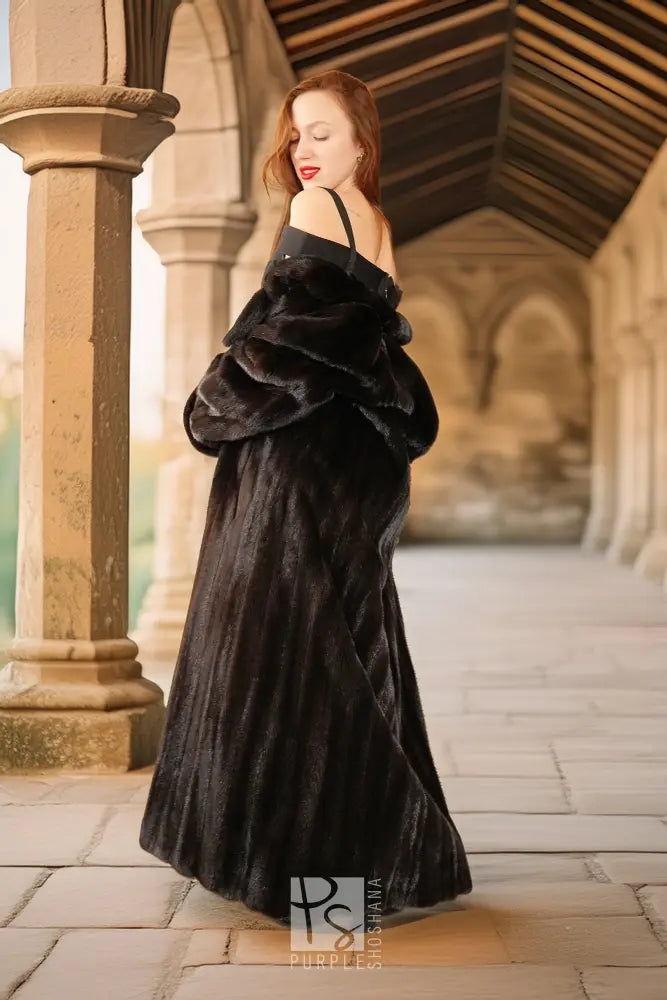 "La Diva Noir" – Designer Black Onyx Mink Coat with Rich Satin Lining