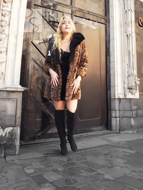 Leopard-print fur coat with black fox fur collar, long sleeves, front open