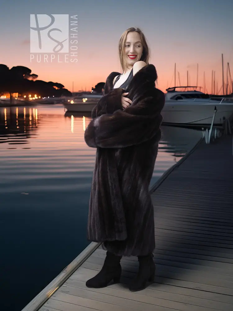 Midnight Liberté – Black Mink Coat for Bold, Unforgettable