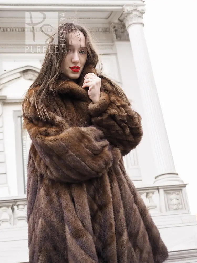 Pastel swing mink fur coat, L/XL, dark brown plush collar and textured front