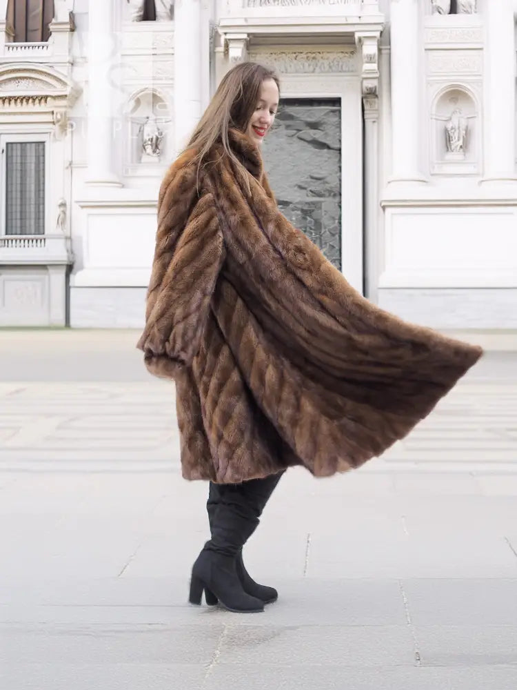 Pastel swing mink fur coat, L/XL, dark brown swing coat hem with directional texture