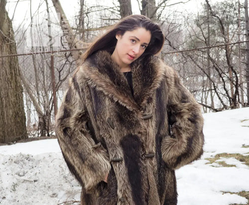 Reversible raccoon fur coat with hood, taupe-brown plush fur front and toggle closure