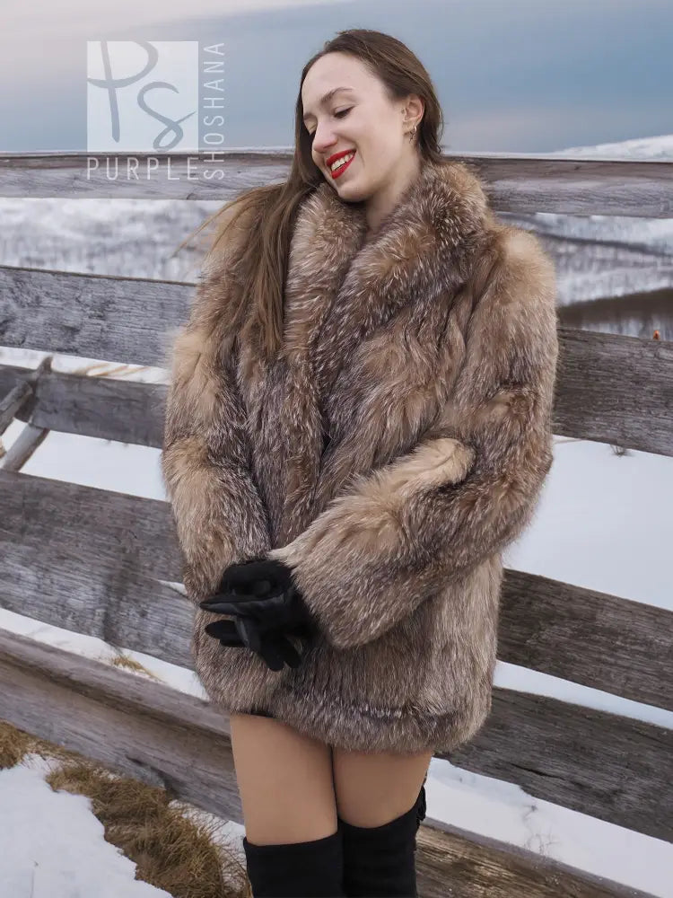 Women’s light brown fox fur coat with stand collar, long sleeves, size M.