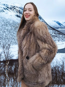Women’s light brown fox fur coat, plush textured fabric, size M.