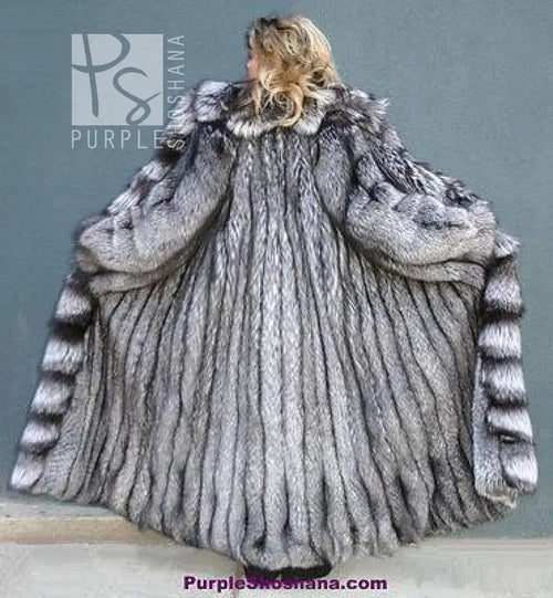 Back silver fox fur coat with ruffled collar, flared skirt, long sleeves