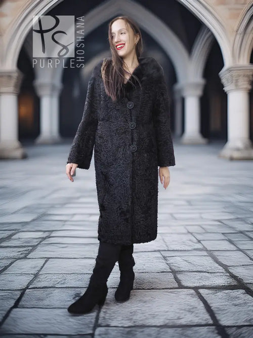 Long dark coat with mink fur collar, front button closure, side pockets, wide fit