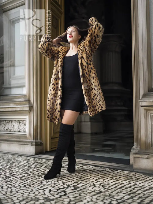 Faux fur leopard-pattern coat, long sleeves, open front, wide collar