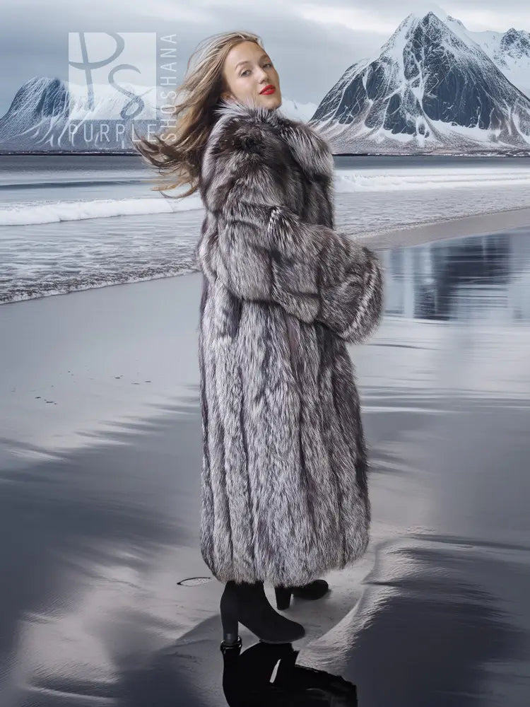The Silver Reign - Full Length Silver Fox M