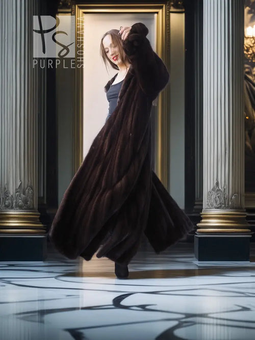 Mahogany mink fur coat with side slits, full-length long sleeves