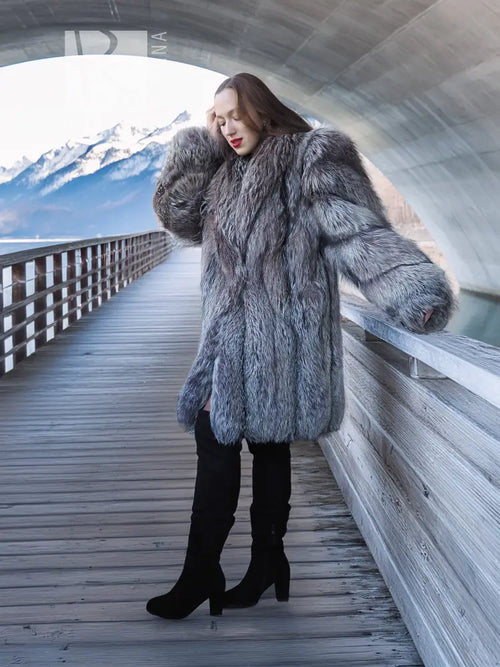 Platinum fox fur coat, silver-gray, knee-length flared hem with open front and cuffs