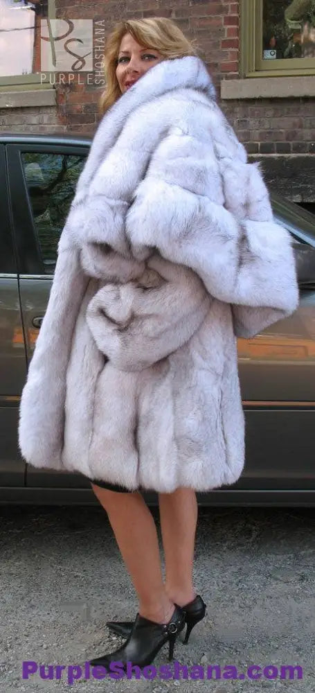 Plush light fur short coat with wide sleeves and front tie belt