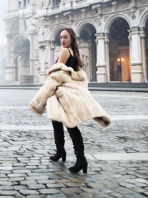 Vintage beige mink fur coat with voluminous fur collar, hip-length, long sleeves
