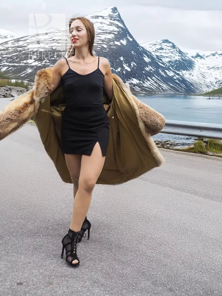 Vintage fox fur coat, size M, open robe style with large draped fur sleeves