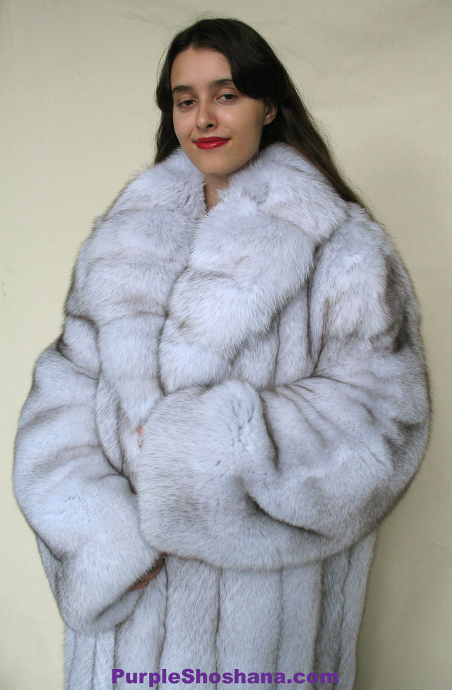 52 Inch LONG BLUE FOX Coat ,fur Coat With Whole Skins,fur Jacket,luxury Fur  Coat,available in Various Fox Colours,perfect Gift,customizable 