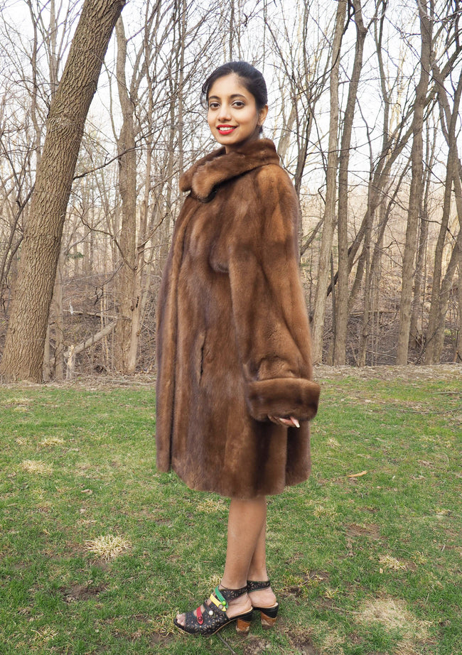 Brand New Luxurious Demi Buff Swing Canadian Mink Fur Coat Stroller L