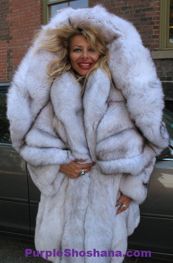 Unique Plush Solid Silver Canadian Blue Fox Fur Coat Detachable